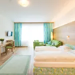 Hotel Walserberg 4*