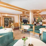 Hotel Walserberg 4*